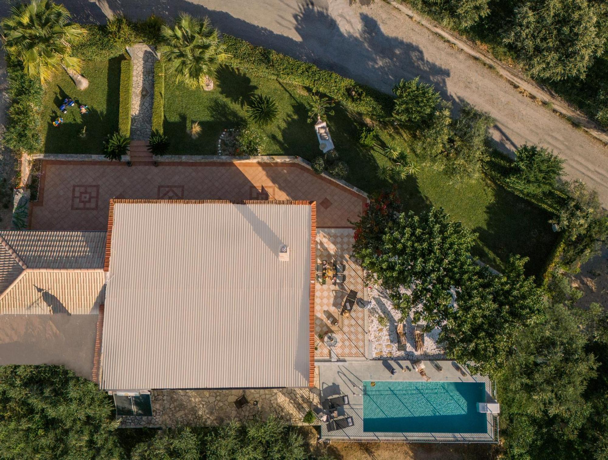 Villa Vrisi Fagias エクステリア 写真