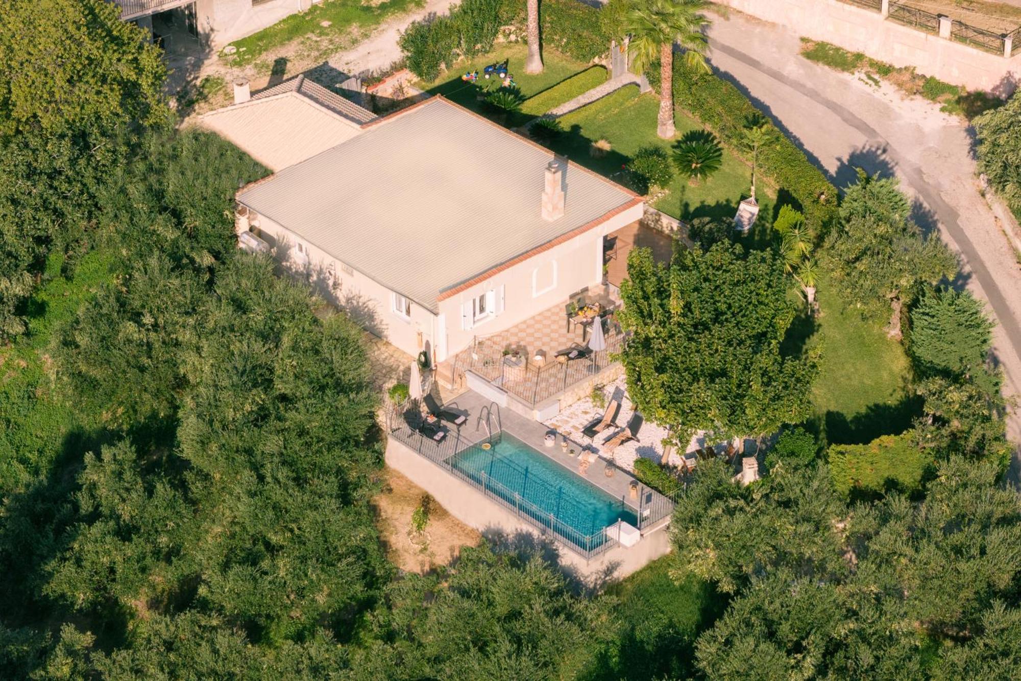 Villa Vrisi Fagias エクステリア 写真